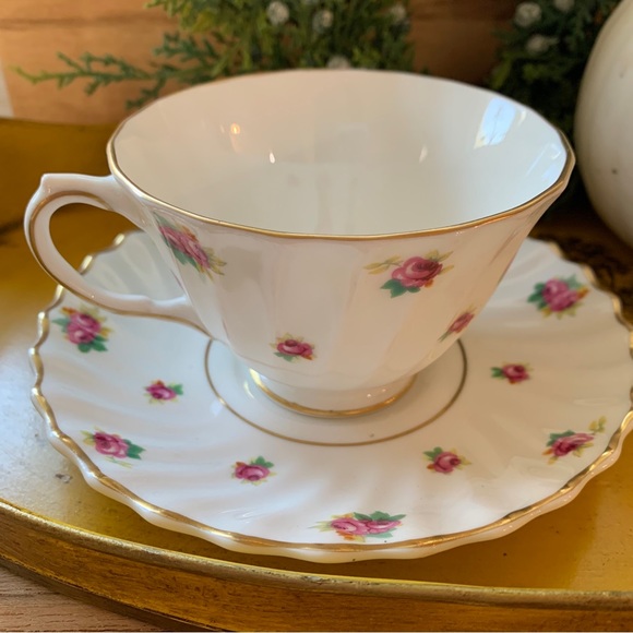 ROYAL DOULTON Rosebud Swirled Footed Cup & Saucer Set - Picture 2 of 13